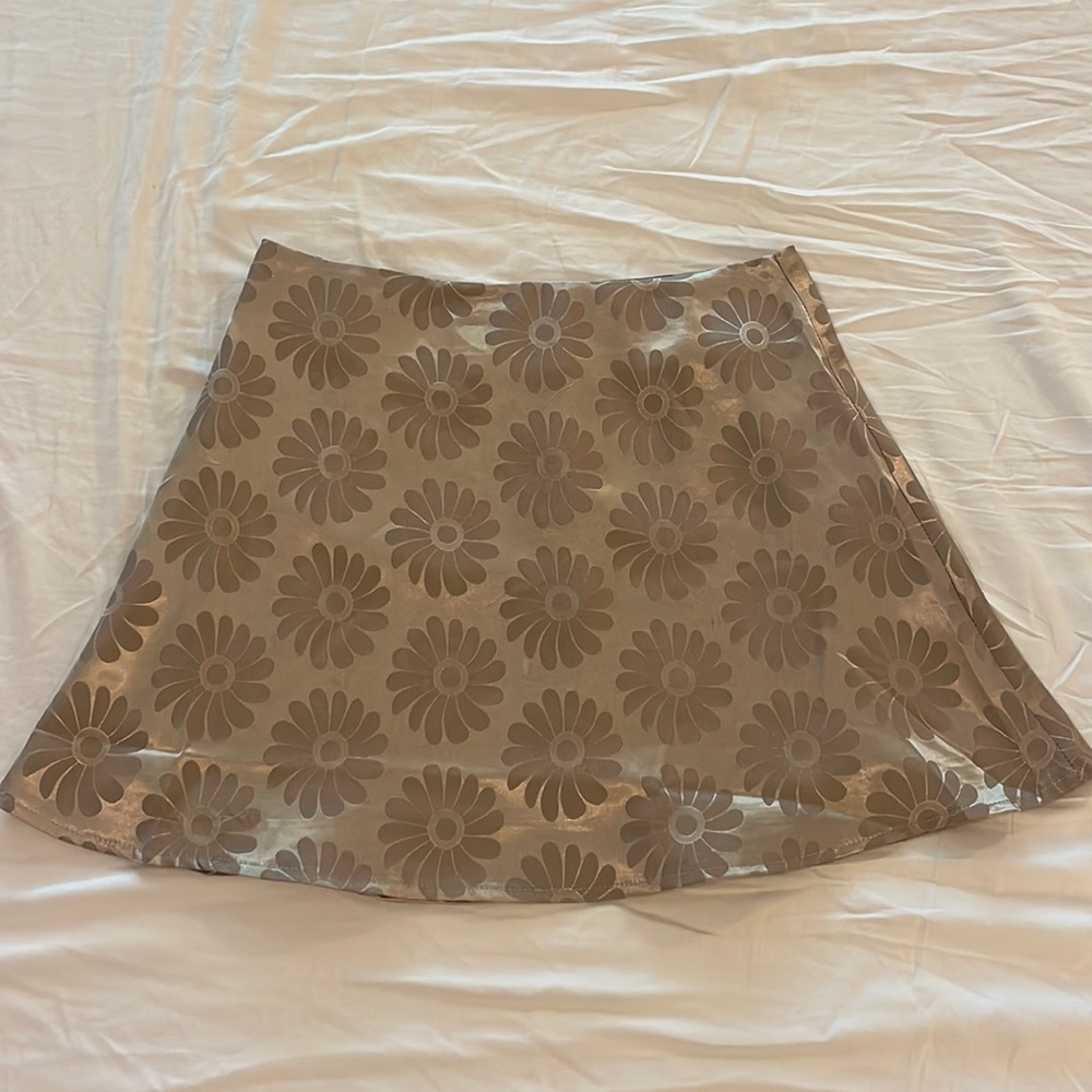 Princess Polly Mini Skirt. Size: 6